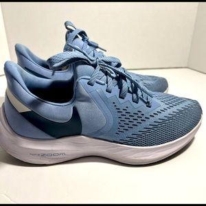 Nike Air Zoom Winflo running shoes Size 8